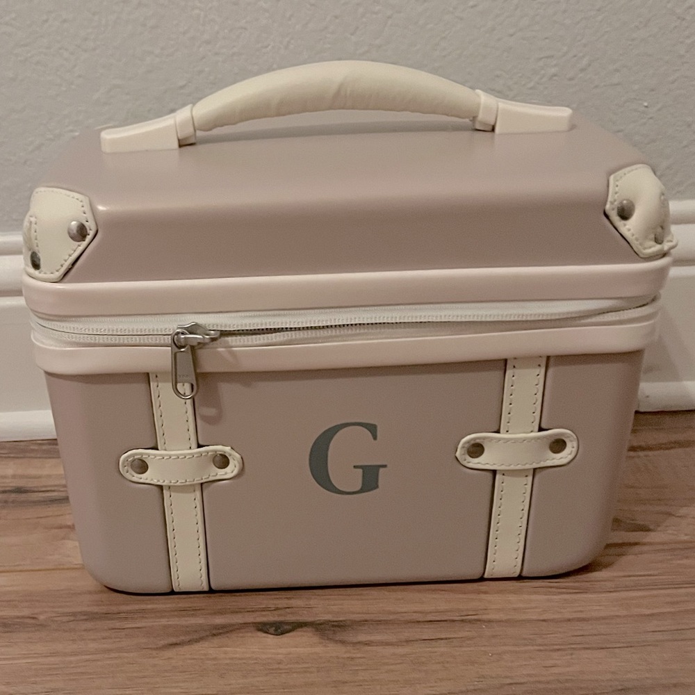 Mark & Graham Train Case - Cosmetic/Toiletry Case